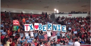 #FeelTheBern – Bernie Sanders Heats up Houston
